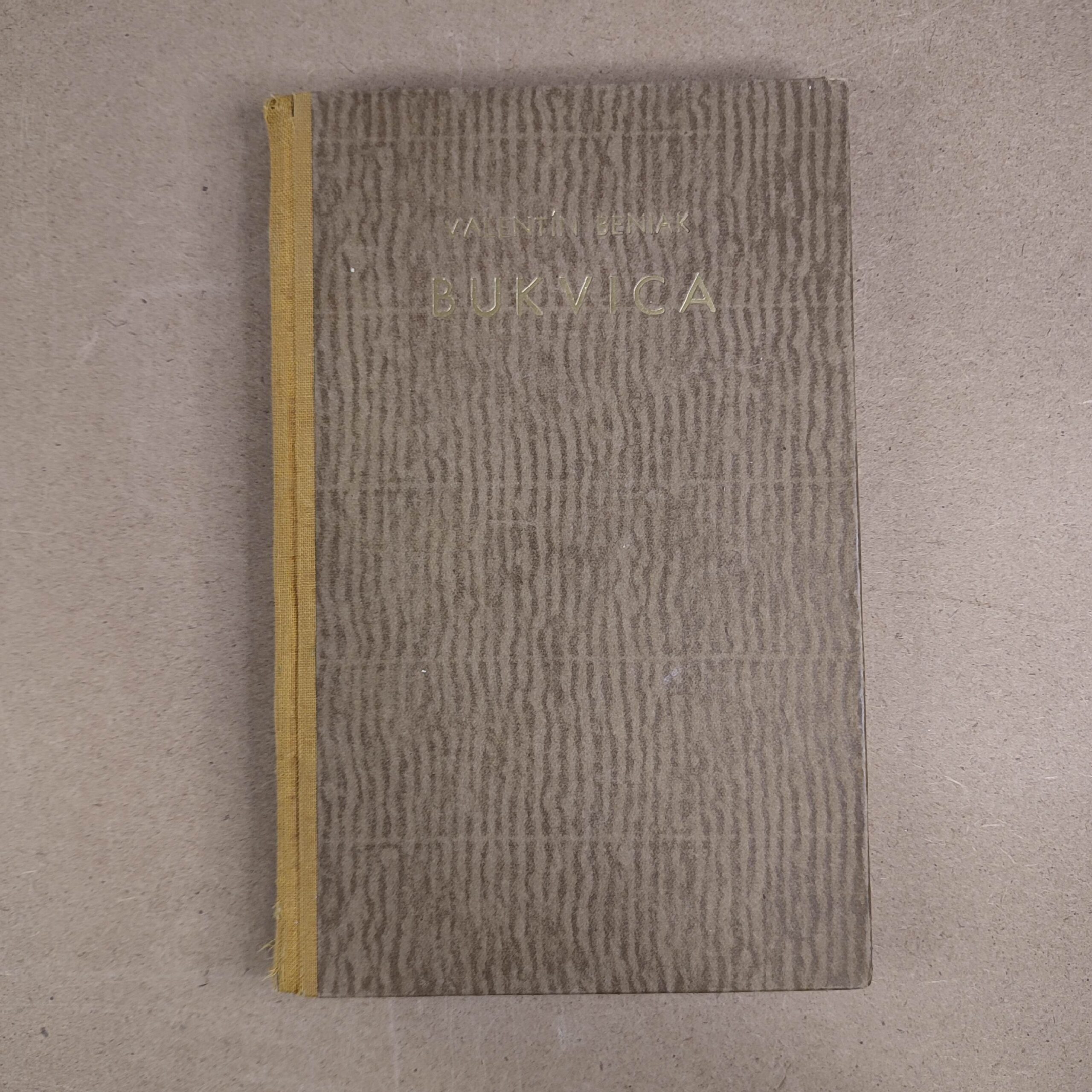 Bukvica - Valentín Beniak