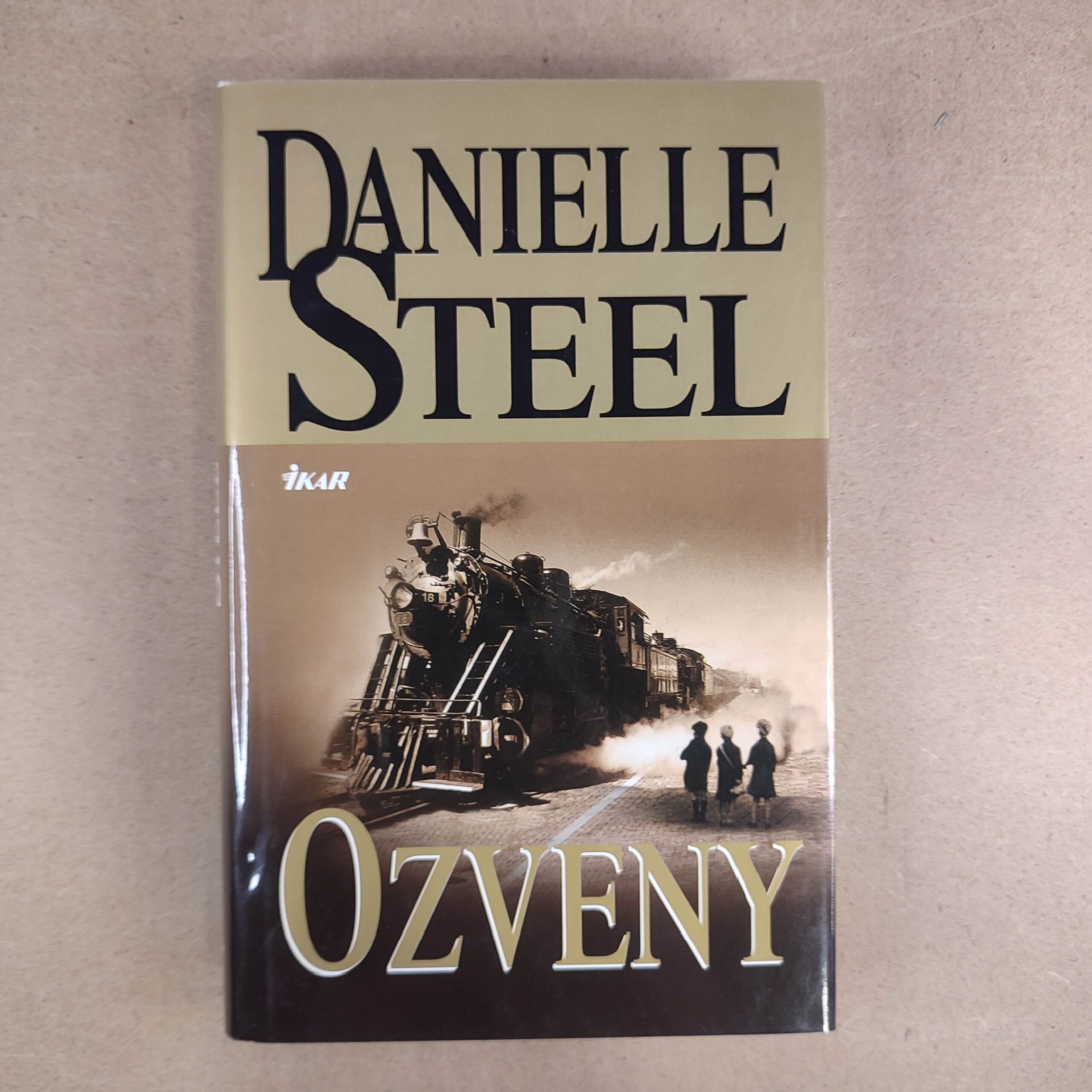 Ozveny - Danielle Steel
