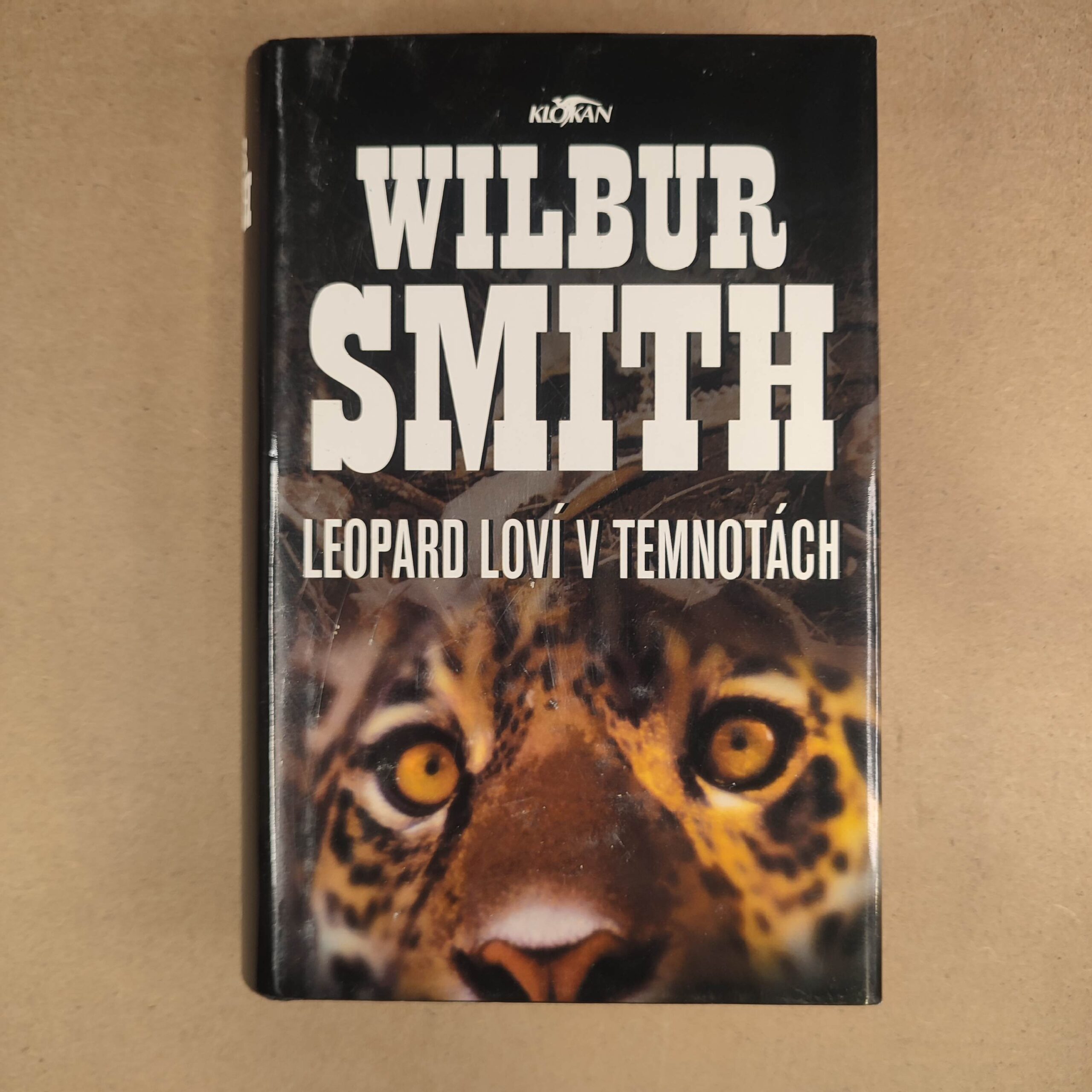 Leopard loví v temnotách - Wilbur Smith